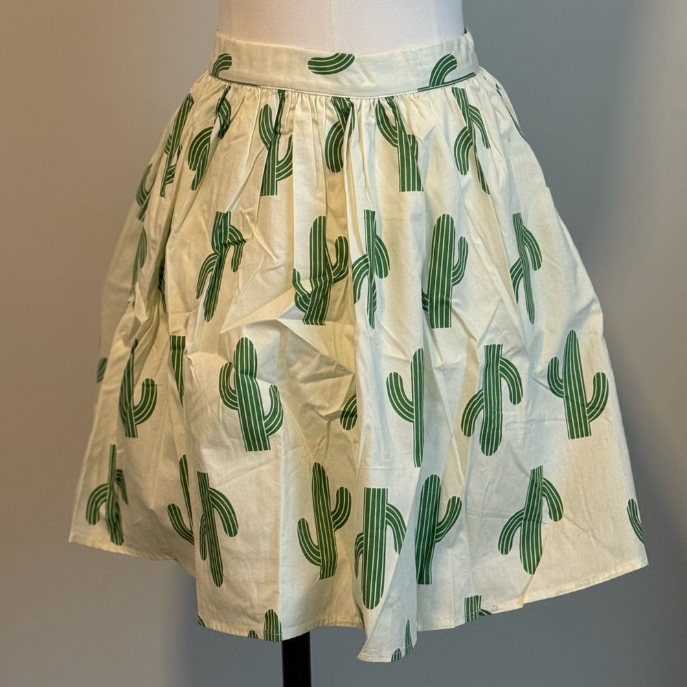 NWT Modcloth cactus skirt size small WITH POCKETS